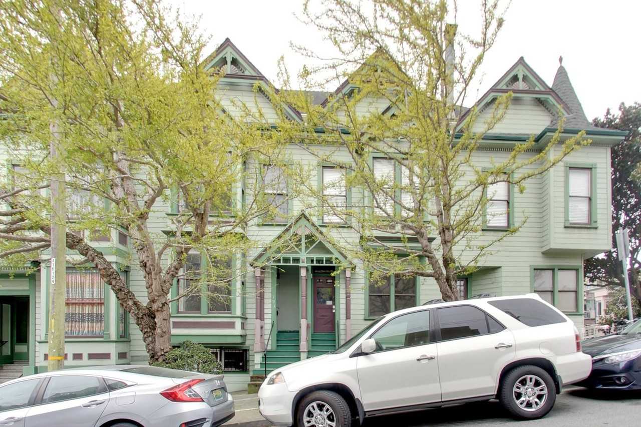 197 Henry St - Photo 5 of 18