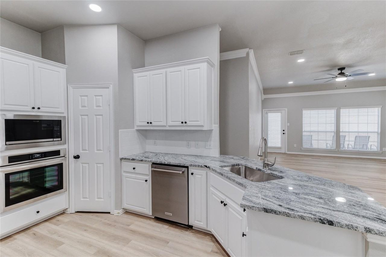 9224 Cedardale Dr #1 - Photo 3 of 11