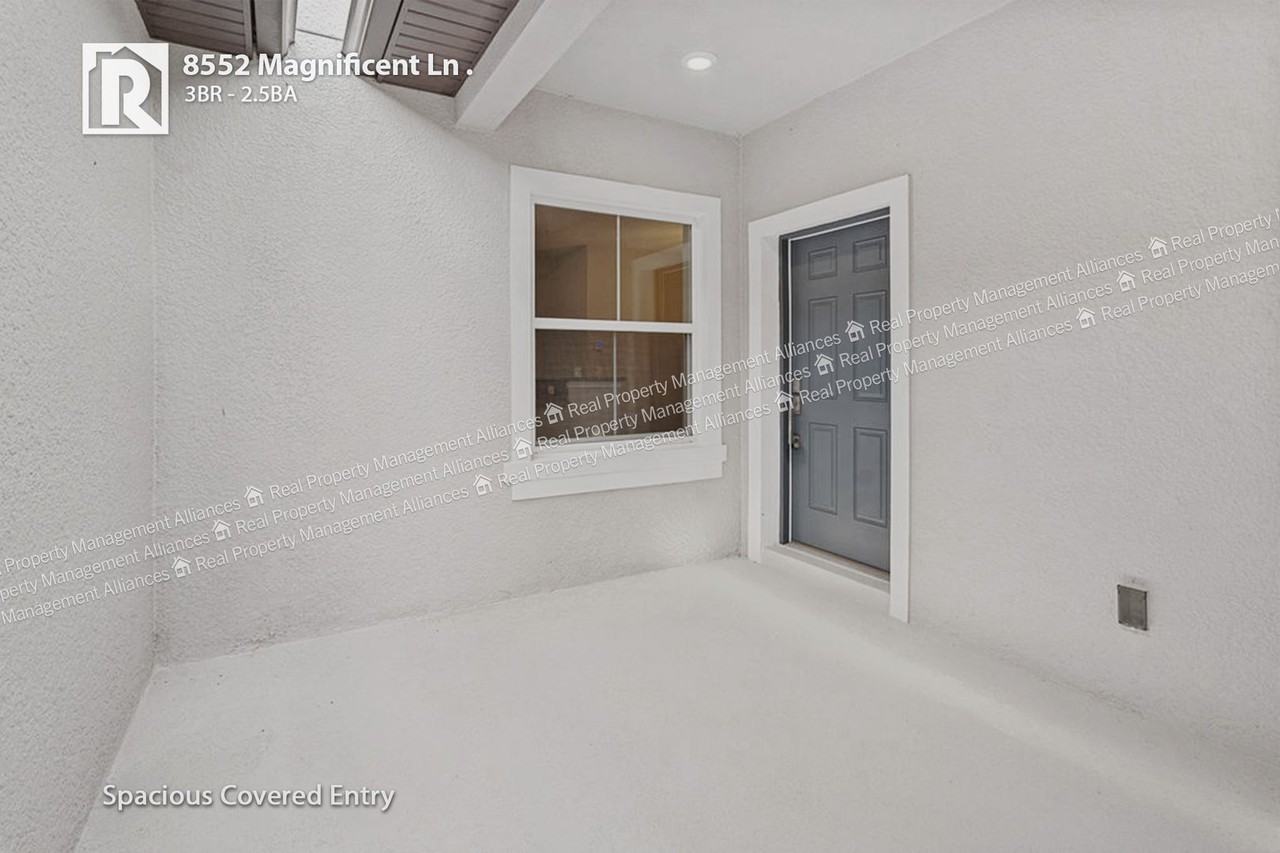 8552 Magnificent Ln - Photo 3 of 28
