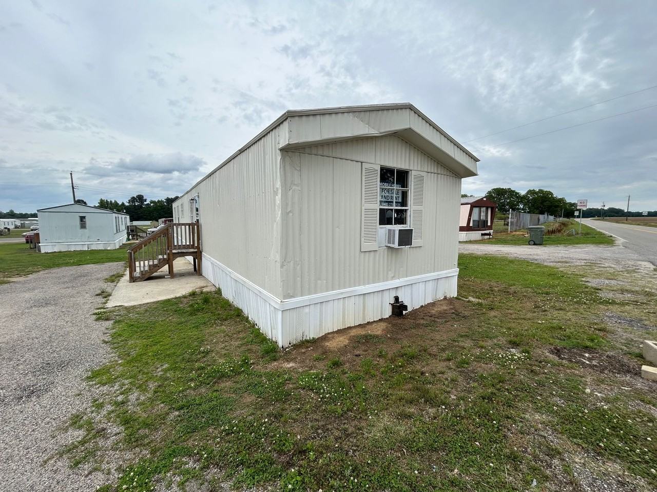 314 Mark Rd - Photo 2 of 12