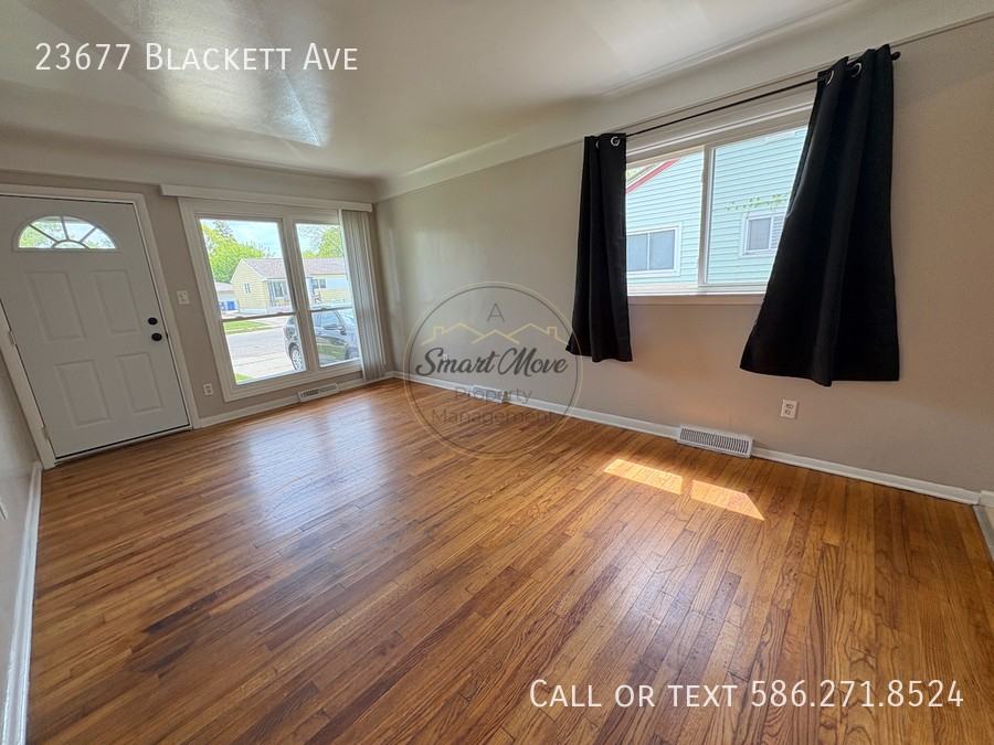 23677 Blackett Ave - Photo 3 of 23