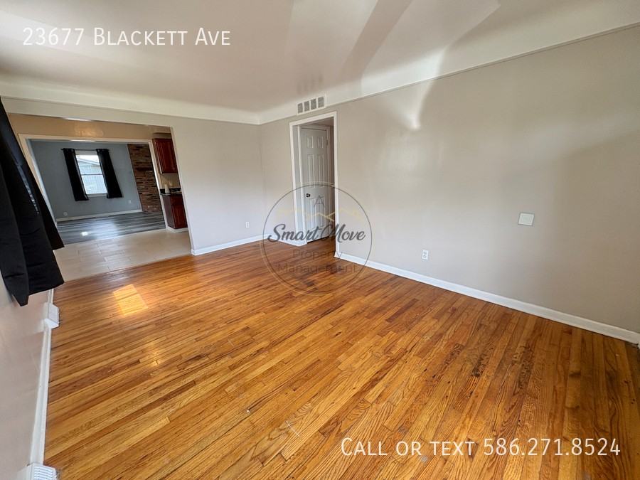 23677 Blackett Ave - Photo 4 of 23
