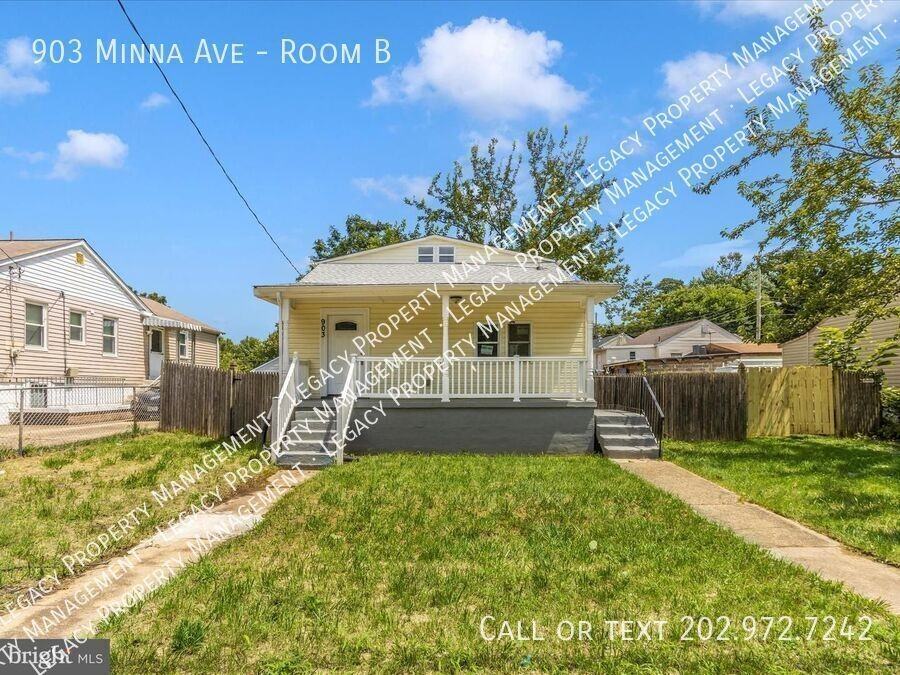 903 Minna Ave #B - Photo 2 of 22