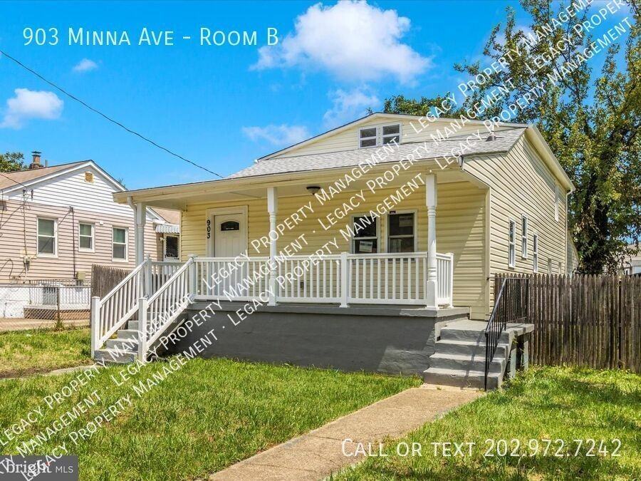 903 Minna Ave #B - Photo 3 of 22