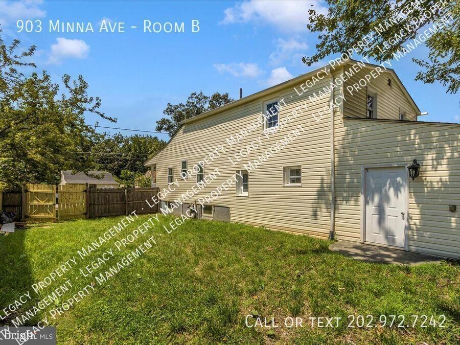 903 Minna Ave #B - Photo 6 of 22