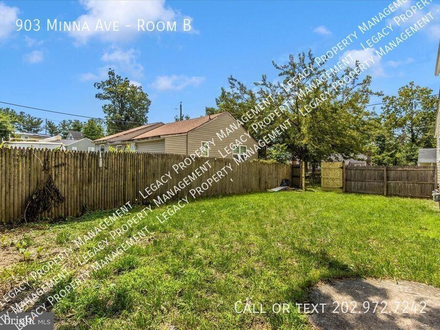 903 Minna Ave #B - Photo 7 of 22