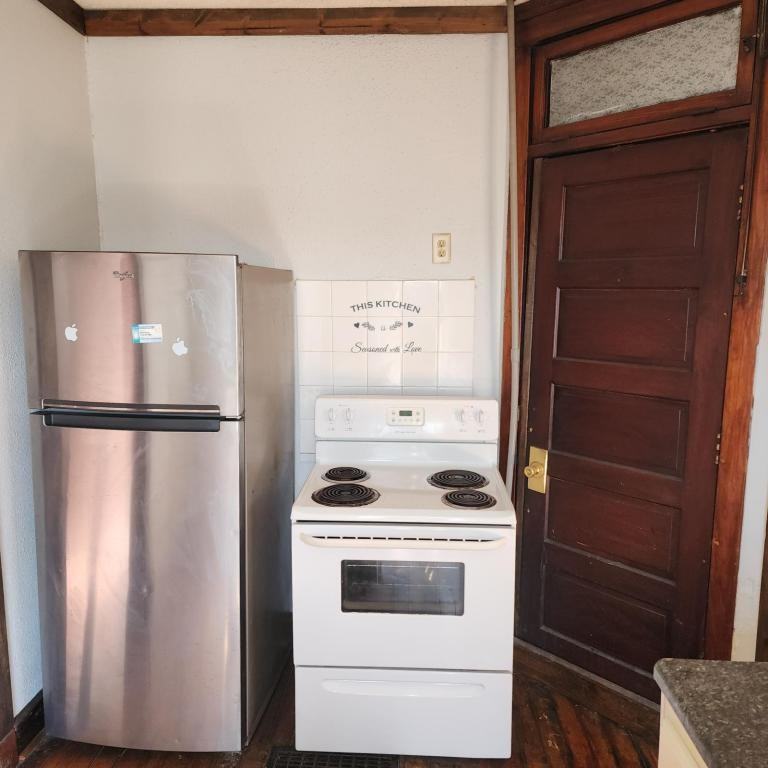 118 E Railroad St #6 - Photo 4 of 6