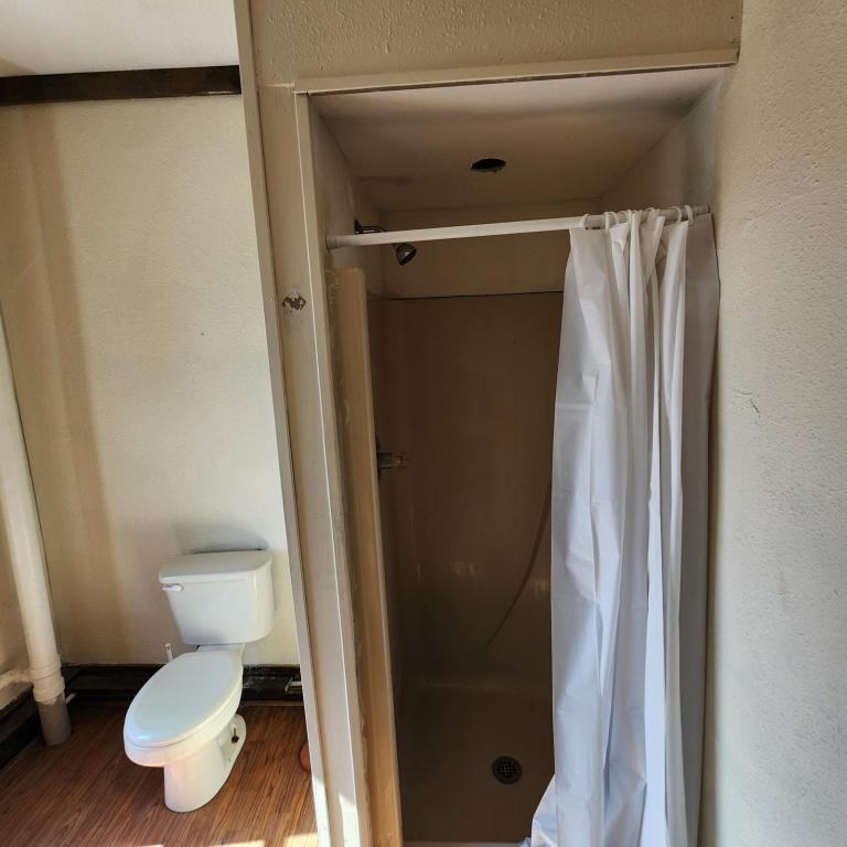 118 E Railroad St #6 - Photo 5 of 6