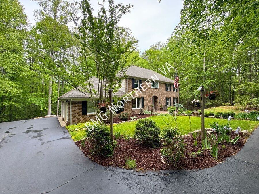 4800 Occoquan Overlook - Photo 2 of 50