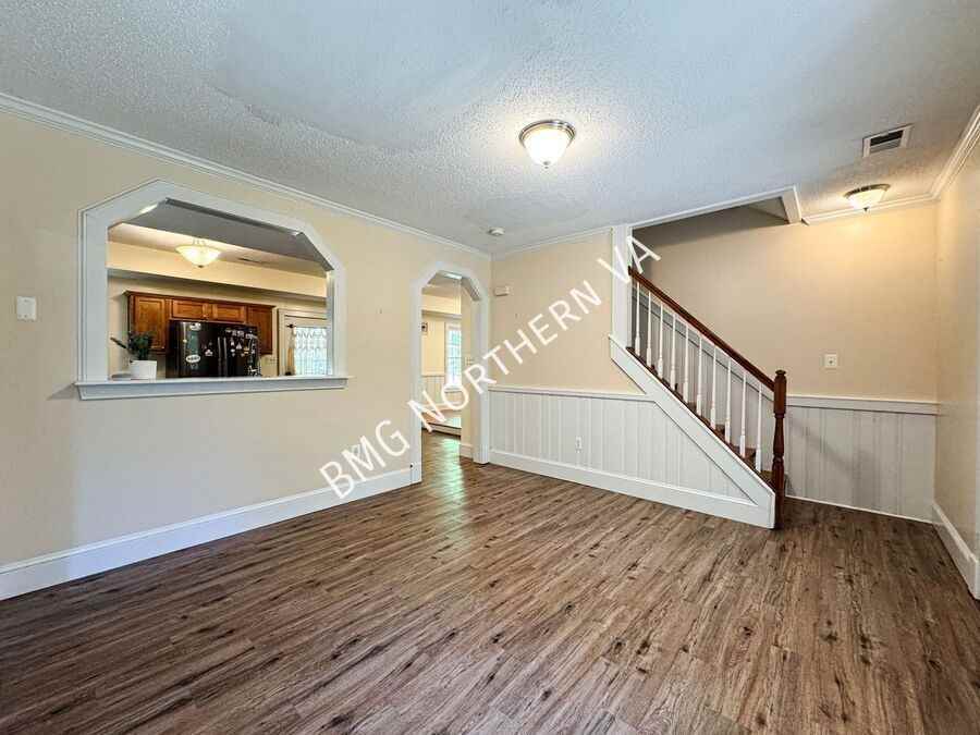 240 Norman Rd - Photo 3 of 31