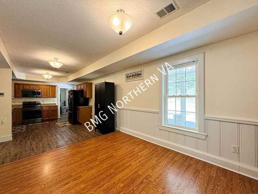 240 Norman Rd - Photo 4 of 31