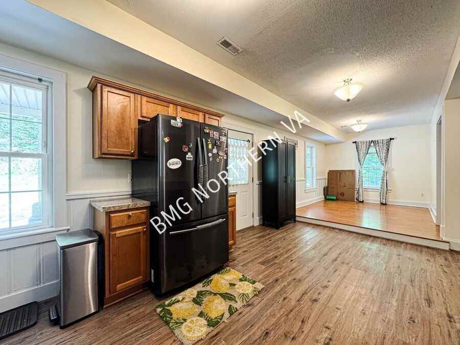 240 Norman Rd - Photo 7 of 31