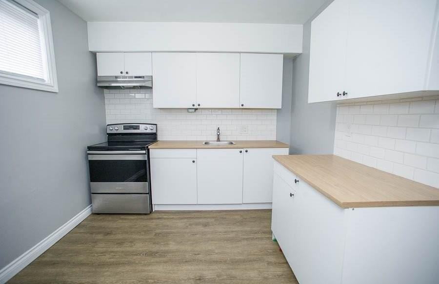 264 Bruce St - Photo 4 of 11
