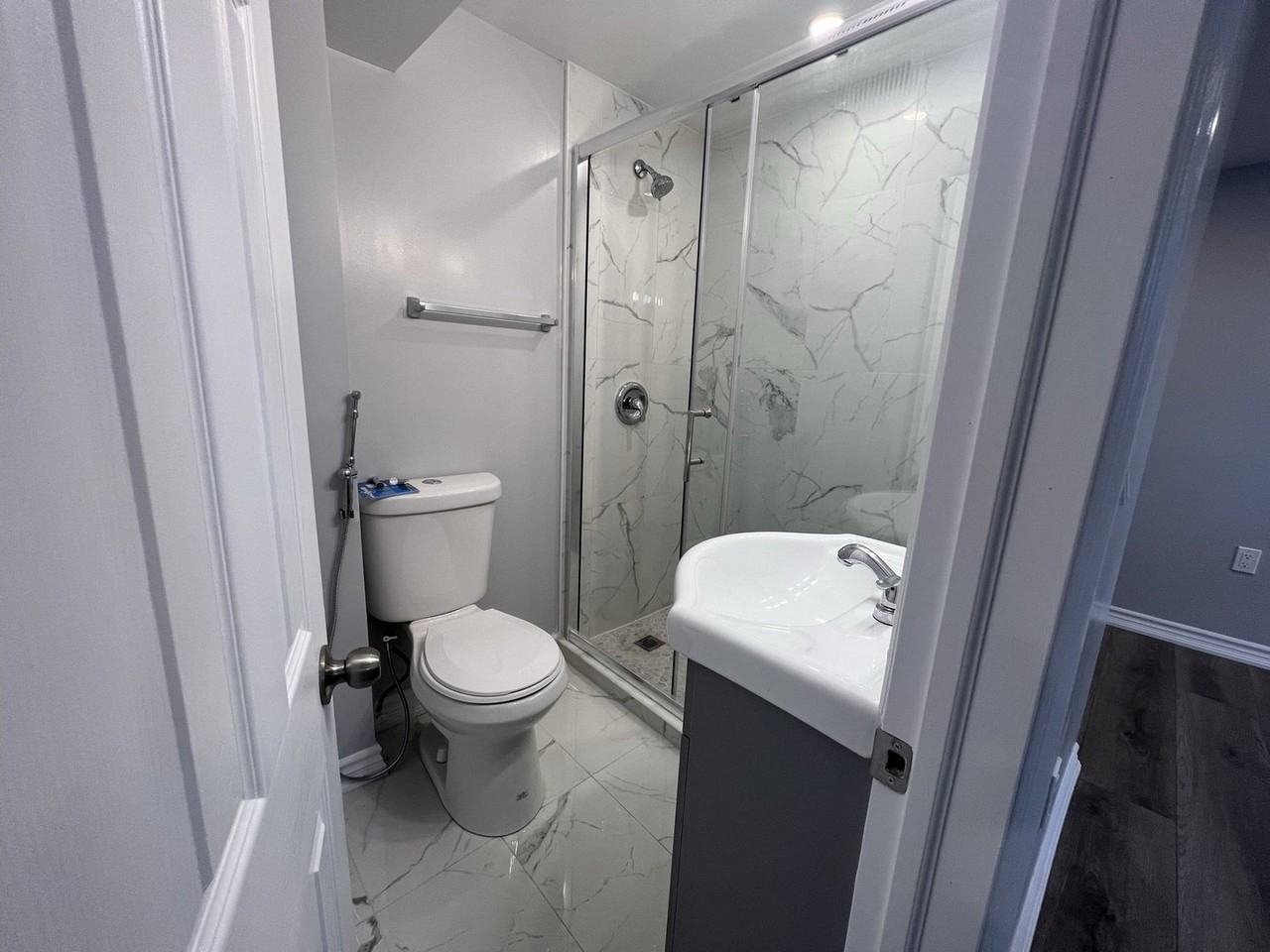 272 The Westway - Photo 4 of 8