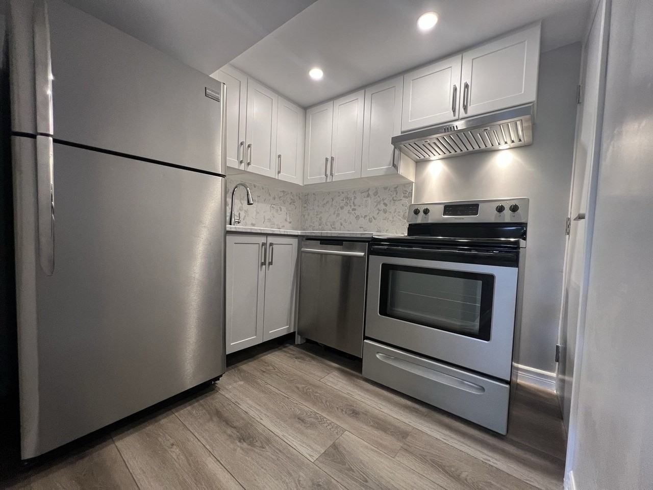 272 The Westway - Photo 5 of 8