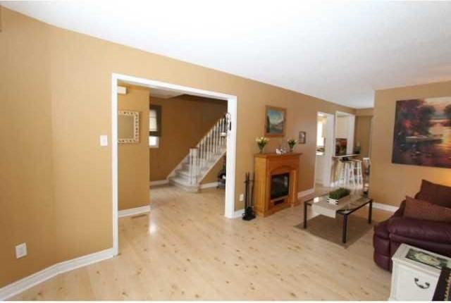 5 Hadden Cres - Photo 3 of 11