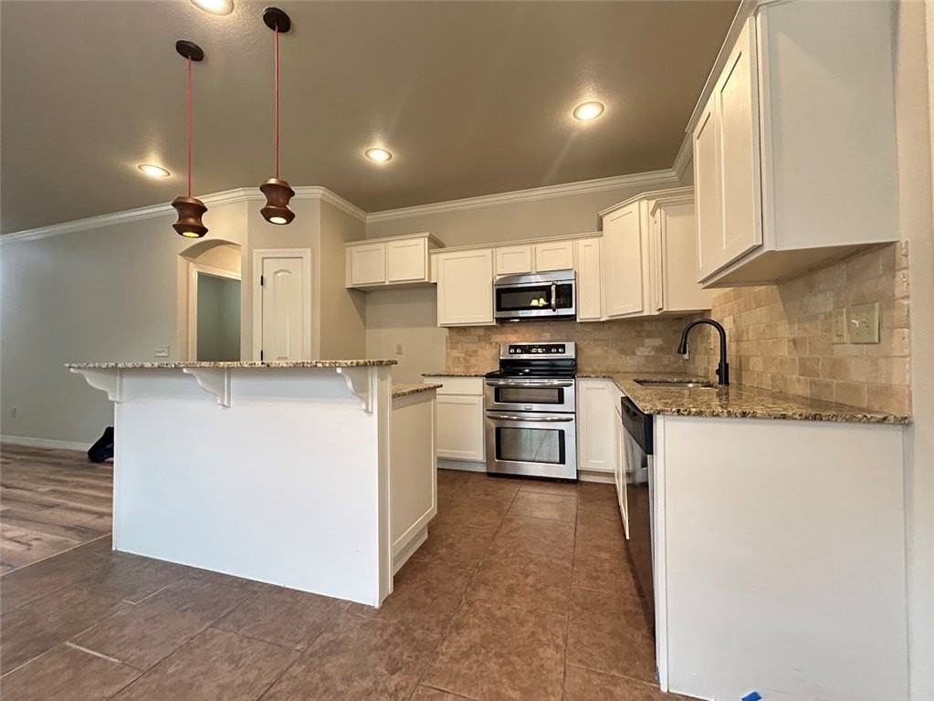2632 N Barcelona Ave - Photo 2 of 16