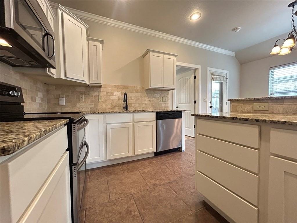 2632 N Barcelona Ave - Photo 3 of 16