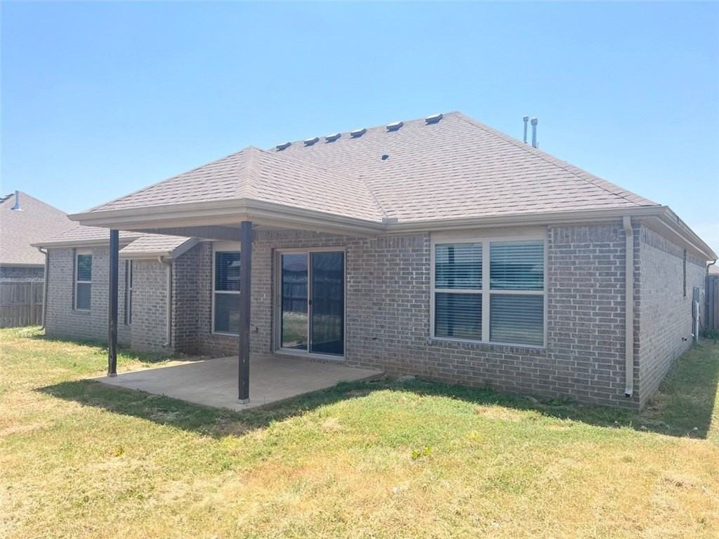 211 Genoa Way - Photo 5 of 20