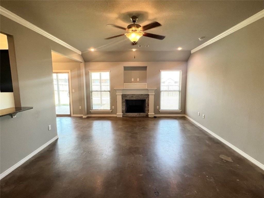 211 Genoa Way - Photo 6 of 20
