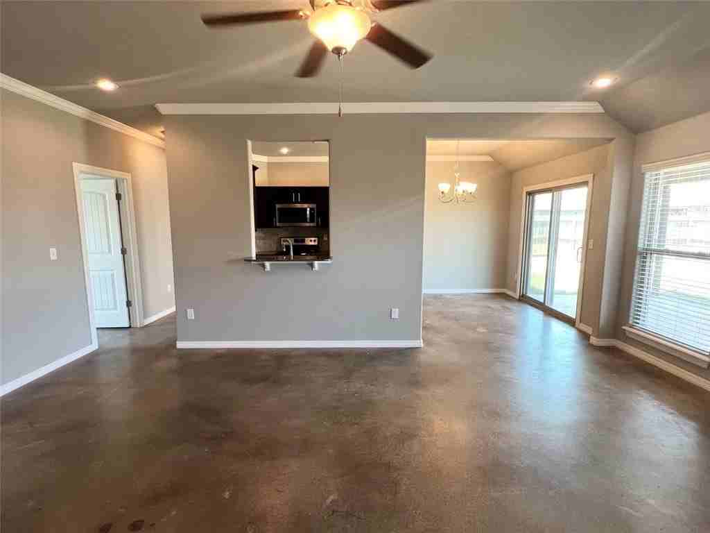 211 Genoa Way - Photo 7 of 20