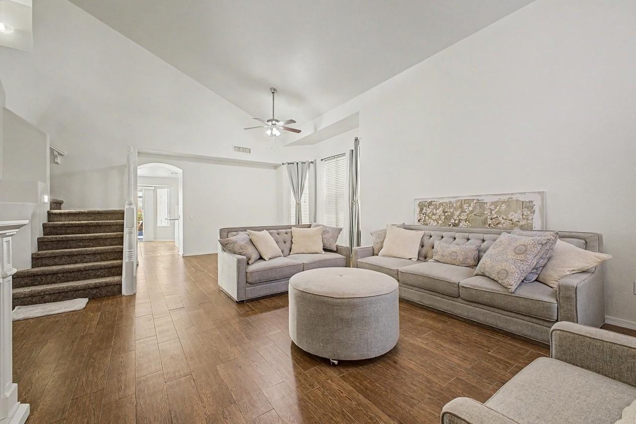 12926 W Cheery Lynn Rd - Photo 4 of 39