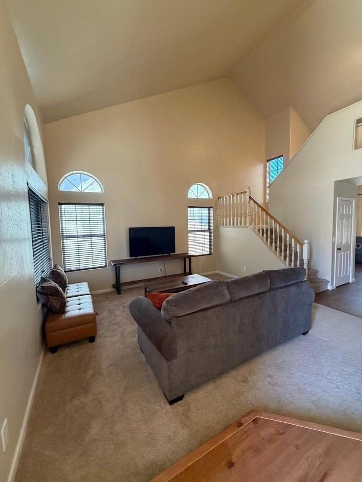 1111 S Tiago Dr - Photo 3 of 21
