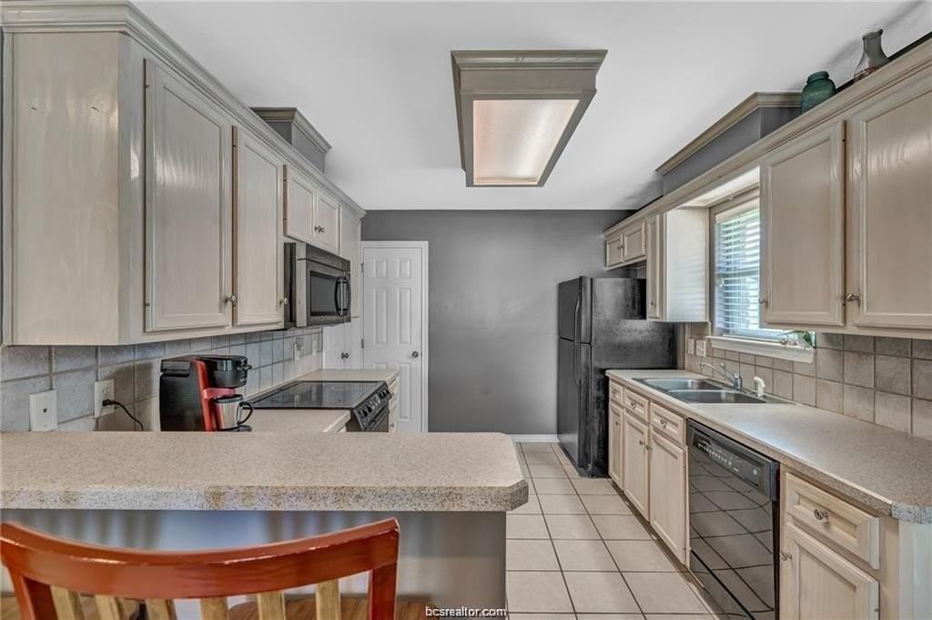 2324 Kendal Green Cir - Photo 2 of 13