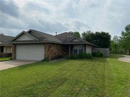 featured image of 911 Crested Point Dr