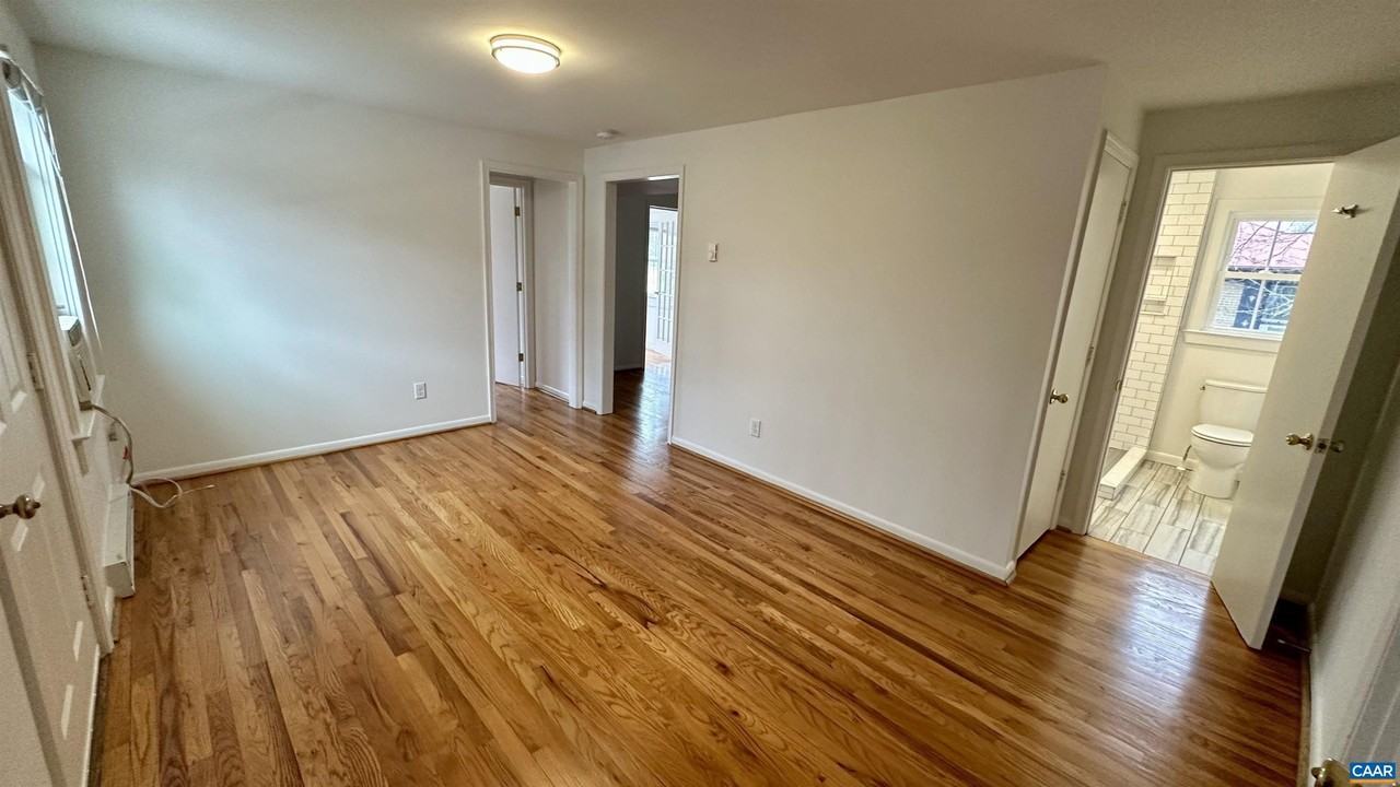 213 Douglas Ave #B - Photo 3 of 19