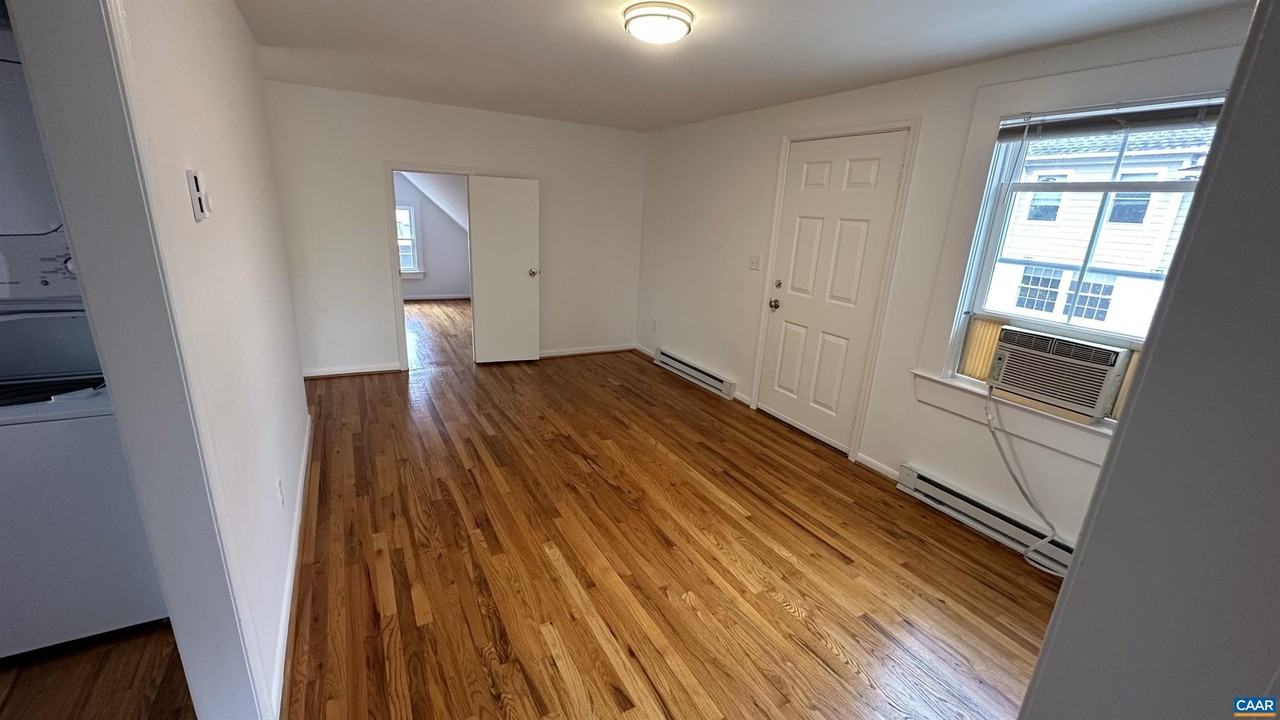213 Douglas Ave #B - Photo 4 of 19