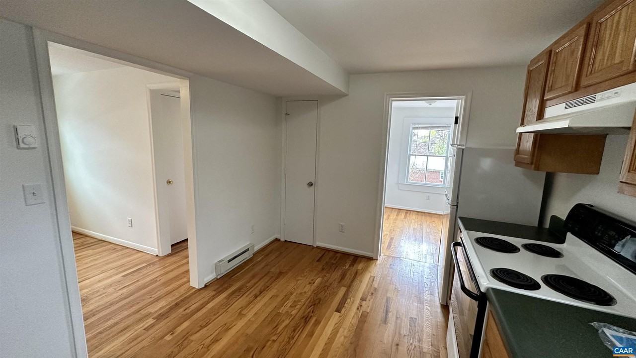 213 Douglas Ave #B - Photo 7 of 19