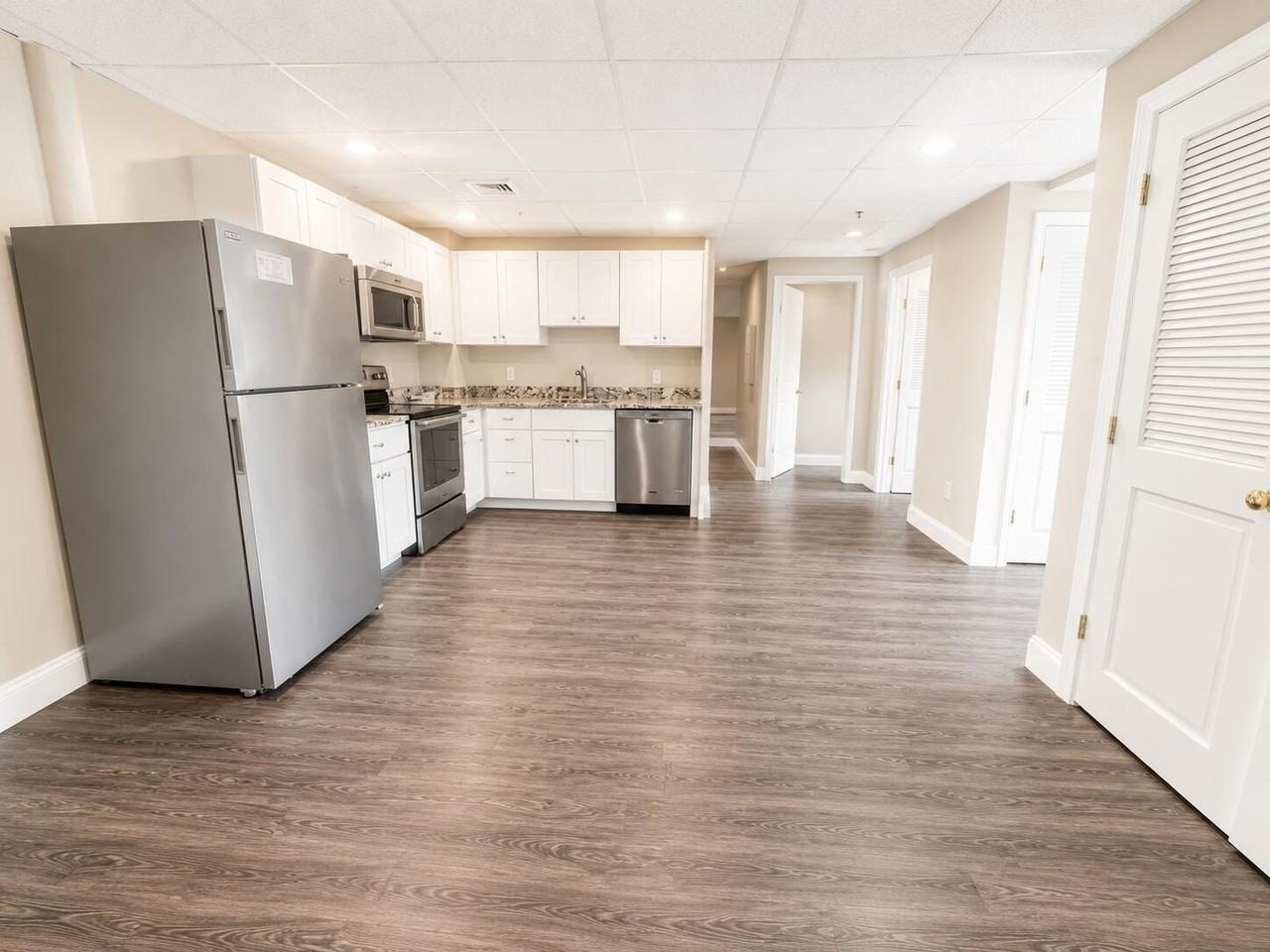 199 Main St #4 - Photo 6 of 13