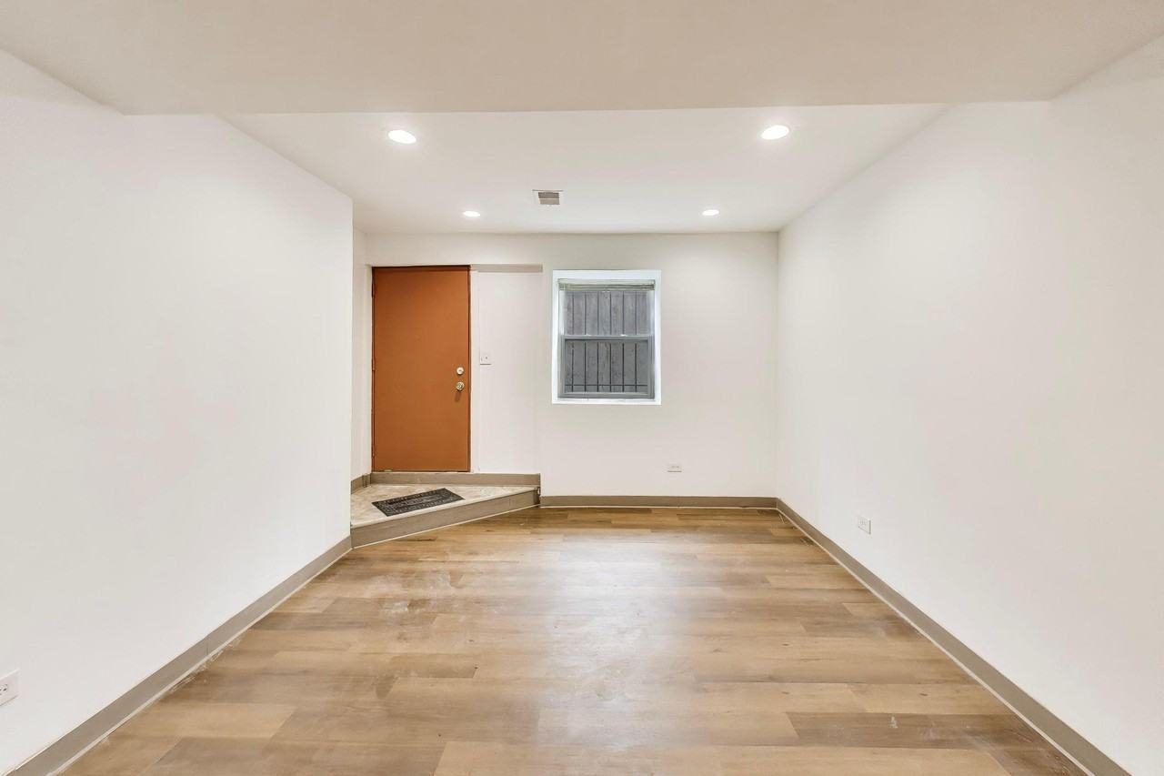 1700 W Cermak Rd - Photo 3 of 13