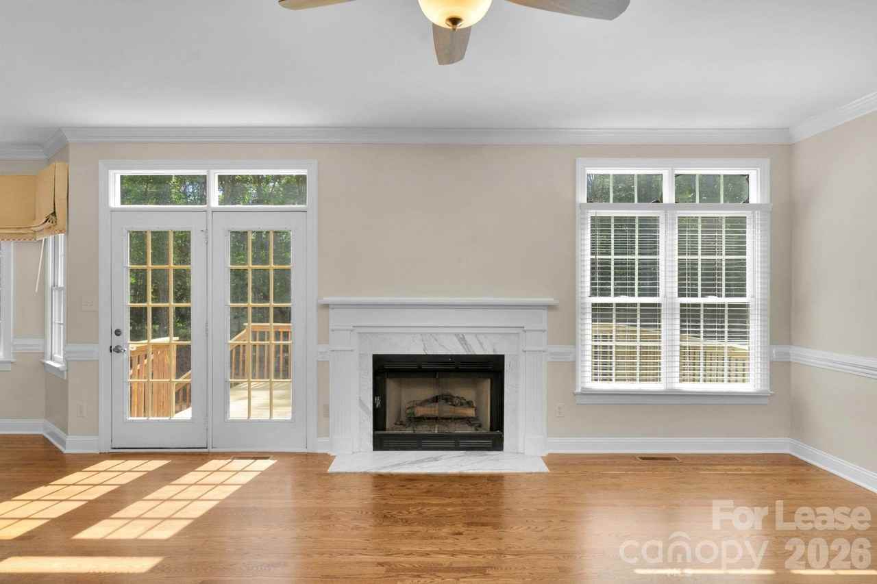 1202 Coachman Dr - Photo 7 of 31