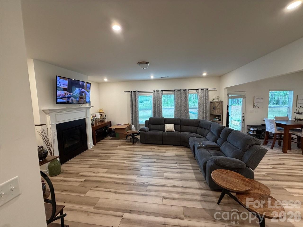 4680 Courtney Creek Dr - Photo 4 of 31