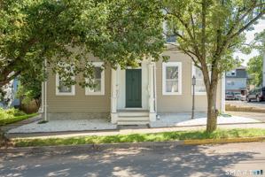 featured image of 163 College St #2