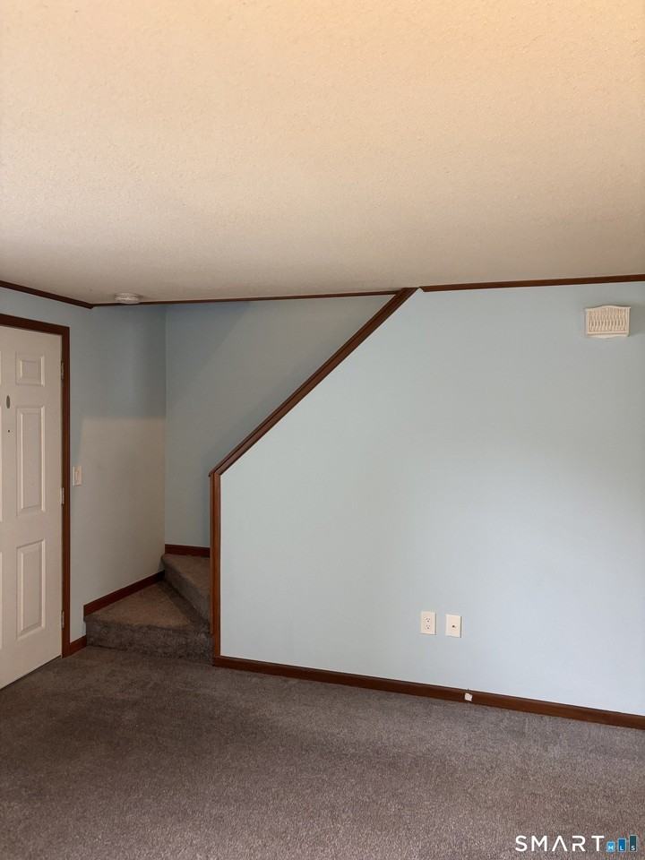 155B Pennsylvania Ave - Photo 5 of 18