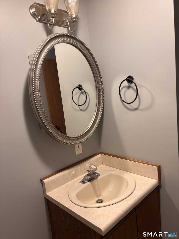 155B Pennsylvania Ave - Photo 6 of 18