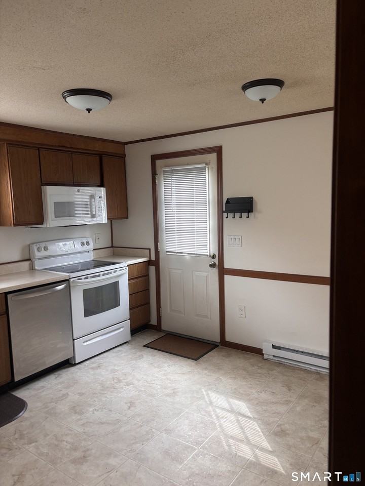155B Pennsylvania Ave - Photo 7 of 18
