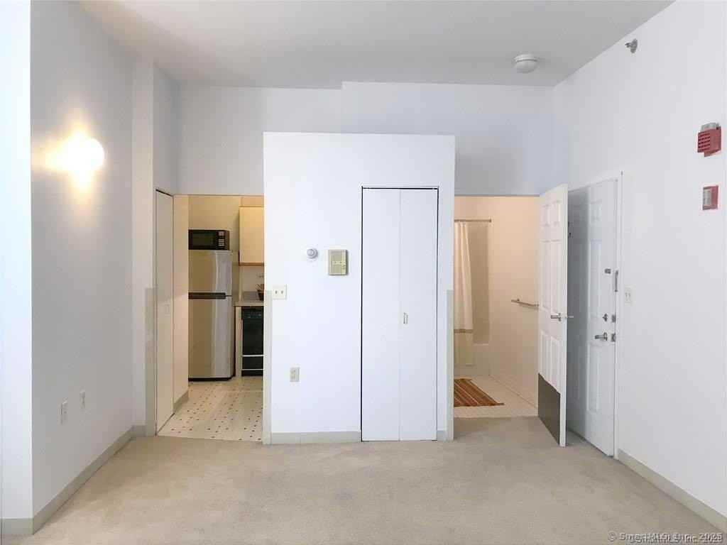 124 Court St #405 - Photo 2 of 7