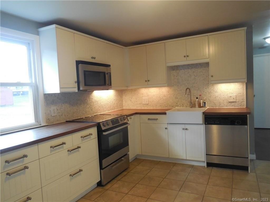 215 Fowler Ave - Photo 5 of 23