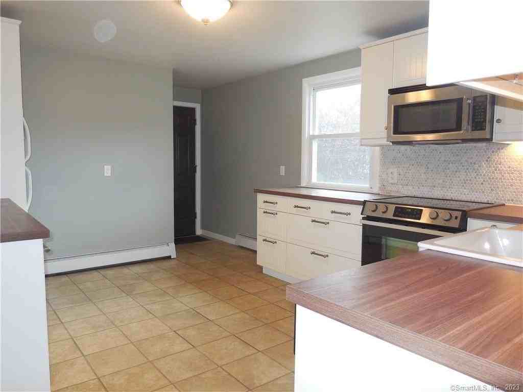 215 Fowler Ave - Photo 6 of 23