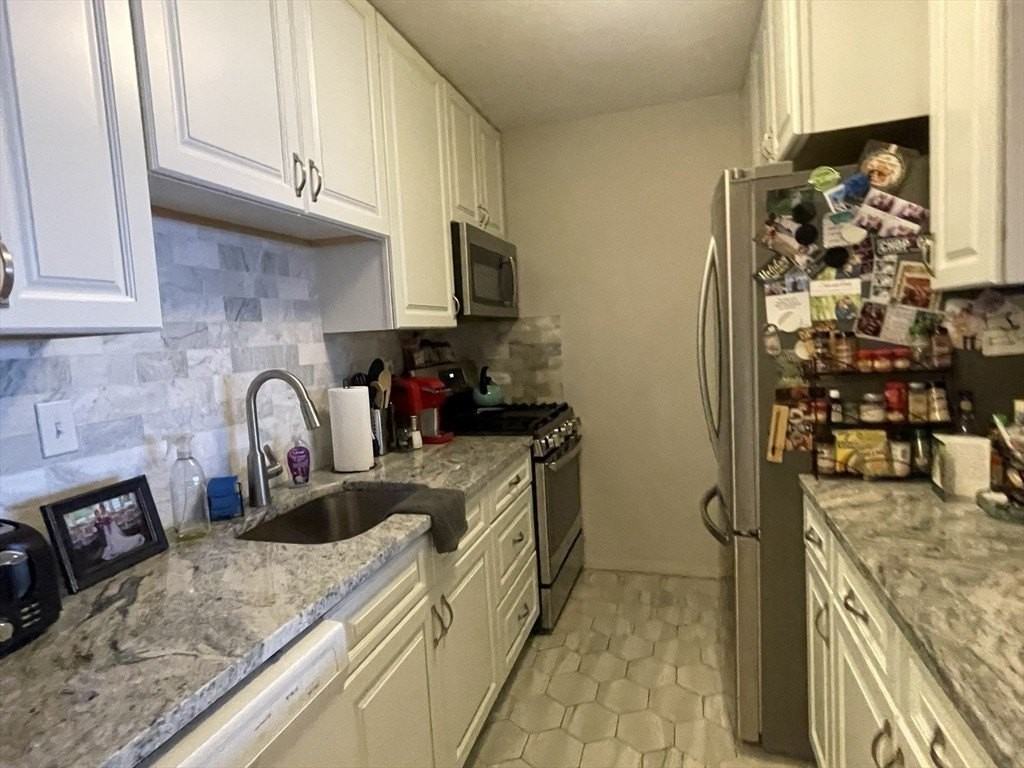 8 Whittier Pl Apt 23b - Photo 6 of 23