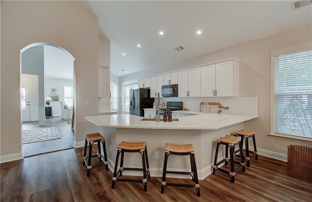 3822 Carriage House Dr - Photo 5 of 32