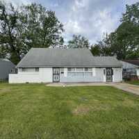 featured image of 4030 N Catherwood Ave #1