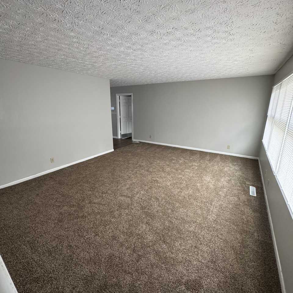 4030 N Catherwood Ave #1 - Photo 3 of 26