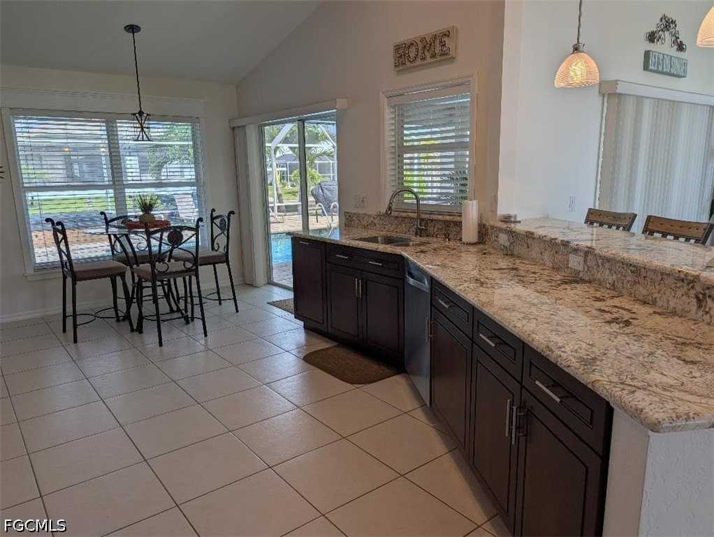 5008 Sw 9th Pl - Photo 6 of 21