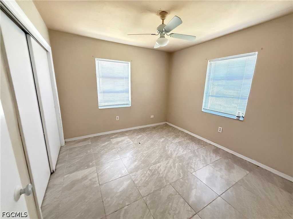 21155 Meehan Ave - Photo 5 of 9