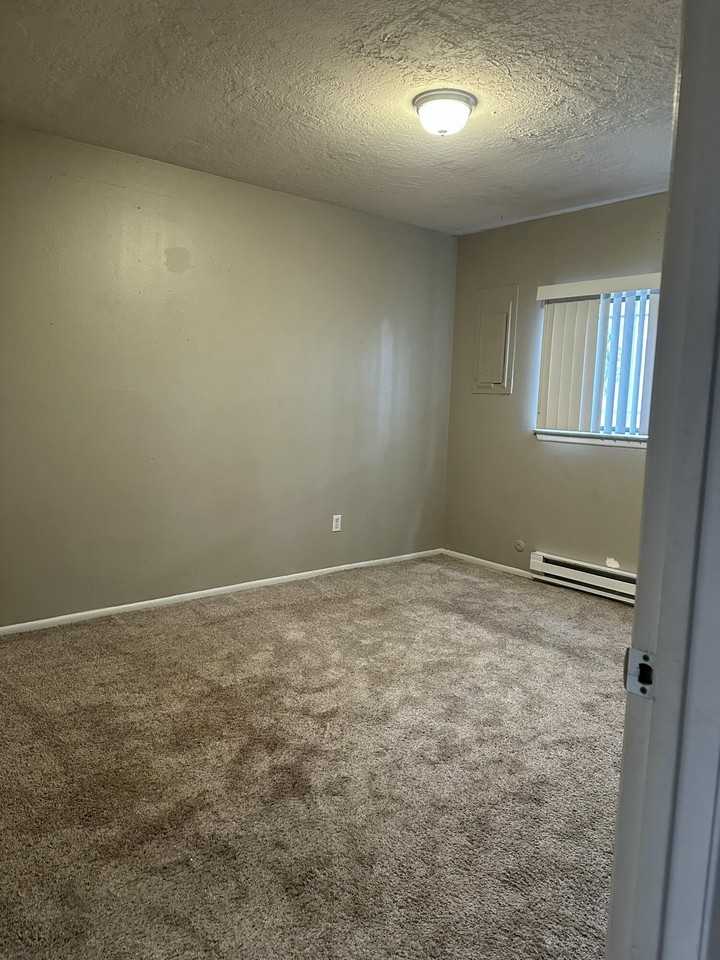 6027 Redlands Rd Nw - Photo 5 of 8